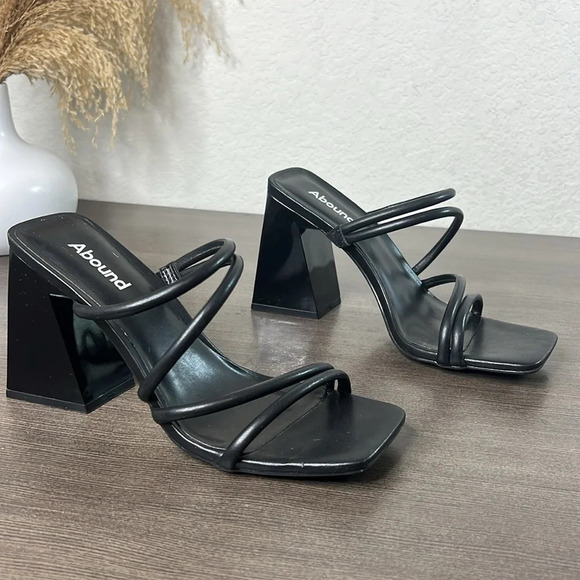 NEW- ABOUND Womens Austyn Black Strappy Sandal - Picture 3 of 10